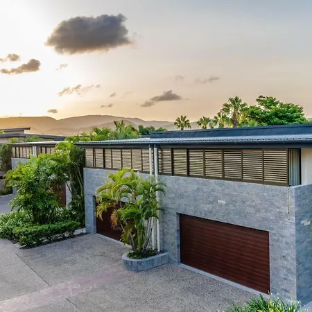 Mirage Whitsundays Aparthotel Airlie Beach Exterior photo